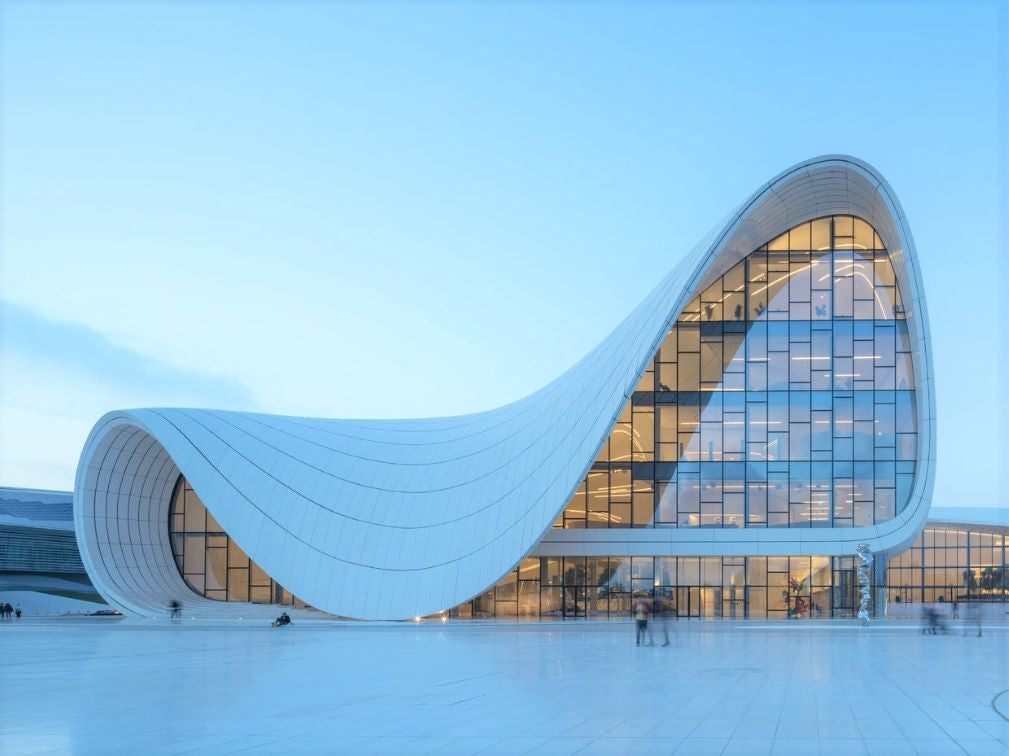 #3 バクー(BAKU)市内の現代建築